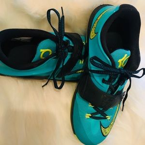 KD Nike Shoes size 6 boys